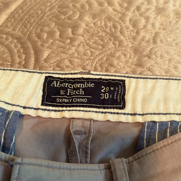 MEN’S SLIM FIT STRETCH CHINO / LIGHTWEIGHT WATER & STAIN RESISTANT ATHLETIC PANT - Picture 6 of 6